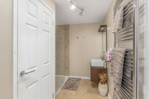 Photo 19- click for photo gallery